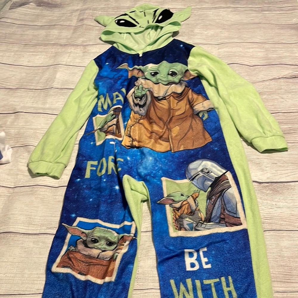 Boys Star Wars Yoda pj one piece 8